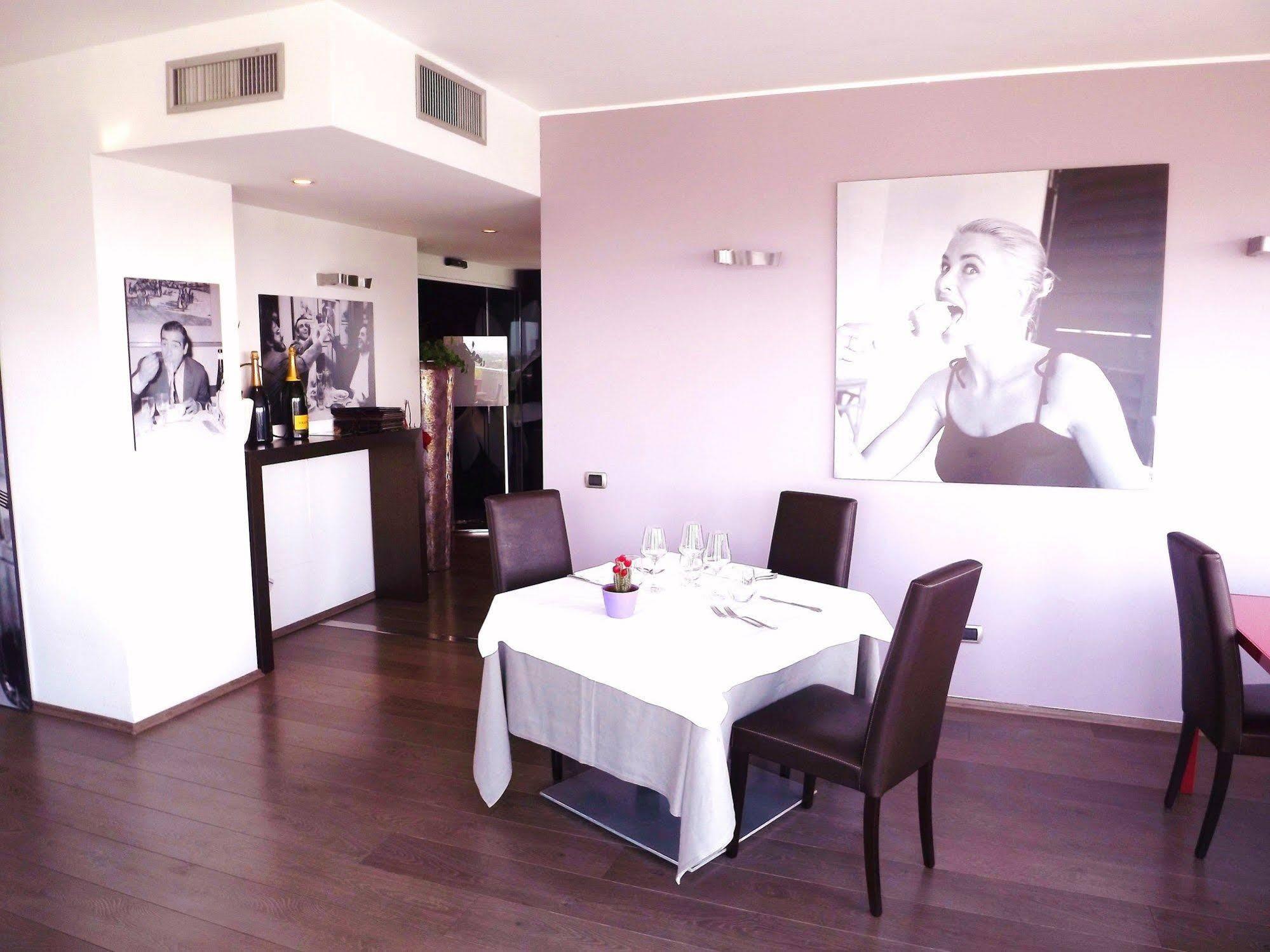 Hotel For You Cernusco Sul Naviglio Exterior photo