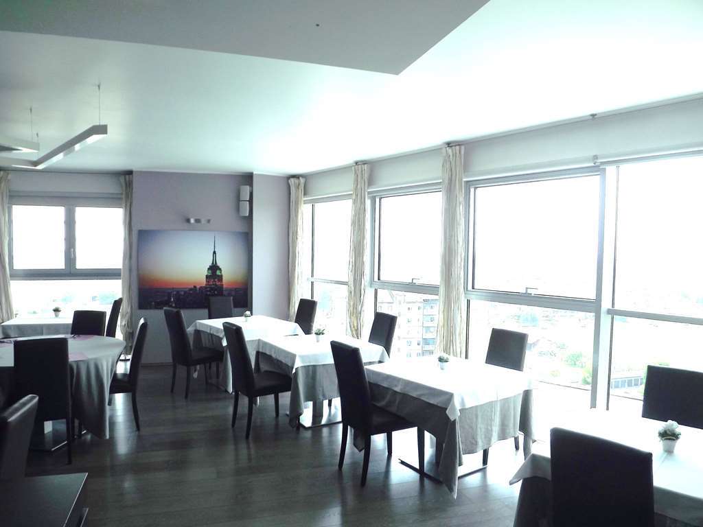 Hotel For You Cernusco Sul Naviglio Restaurant photo